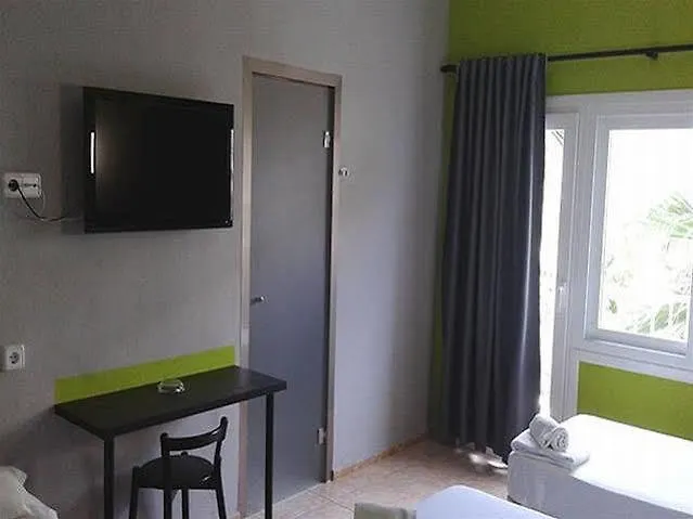 Hostal Playa De Palma 게스트하우스 *