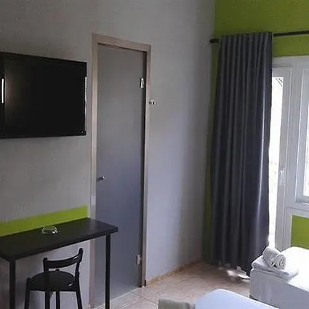 Hostal Playa De Palma 게스트하우스 *
